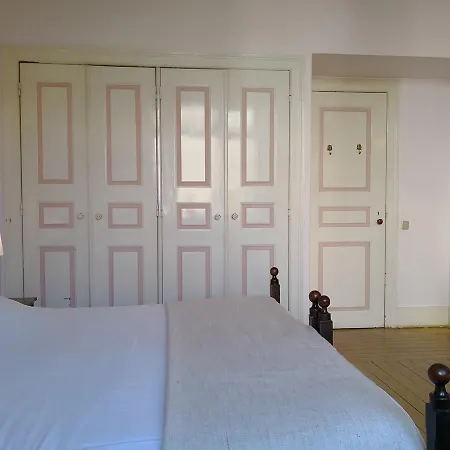 Charming Heritage Apartment